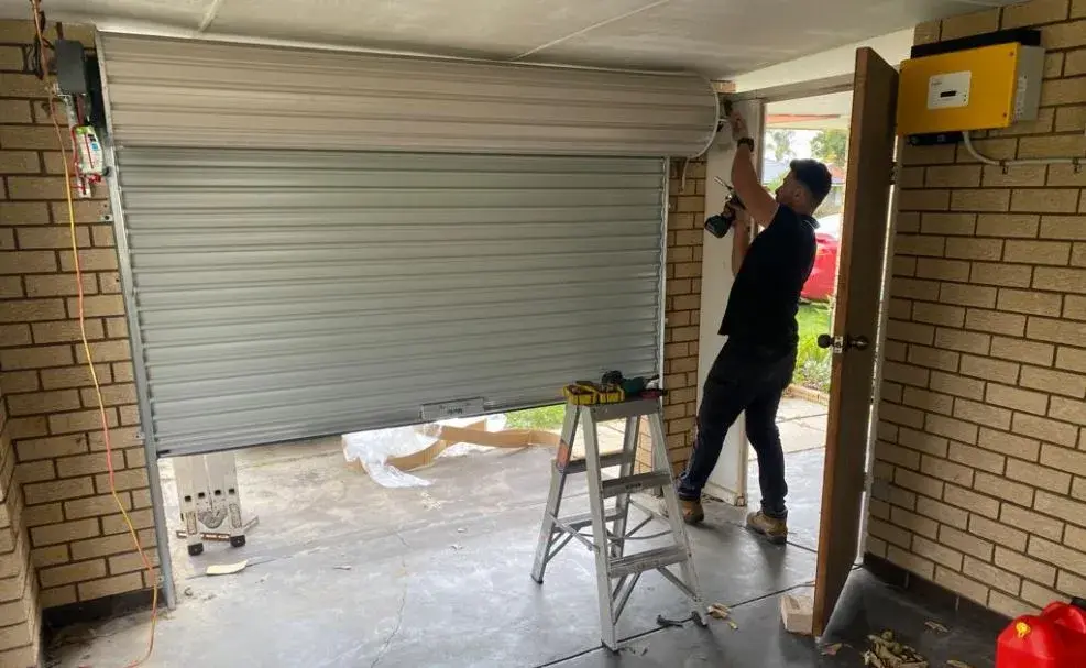 garage door mechanic
