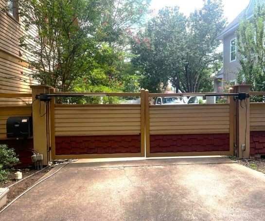 dual swing driveway gate